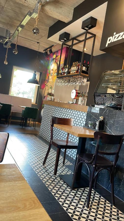 Hotel Am Stadion Vanino Cucina Italian Билефелд Екстериор снимка